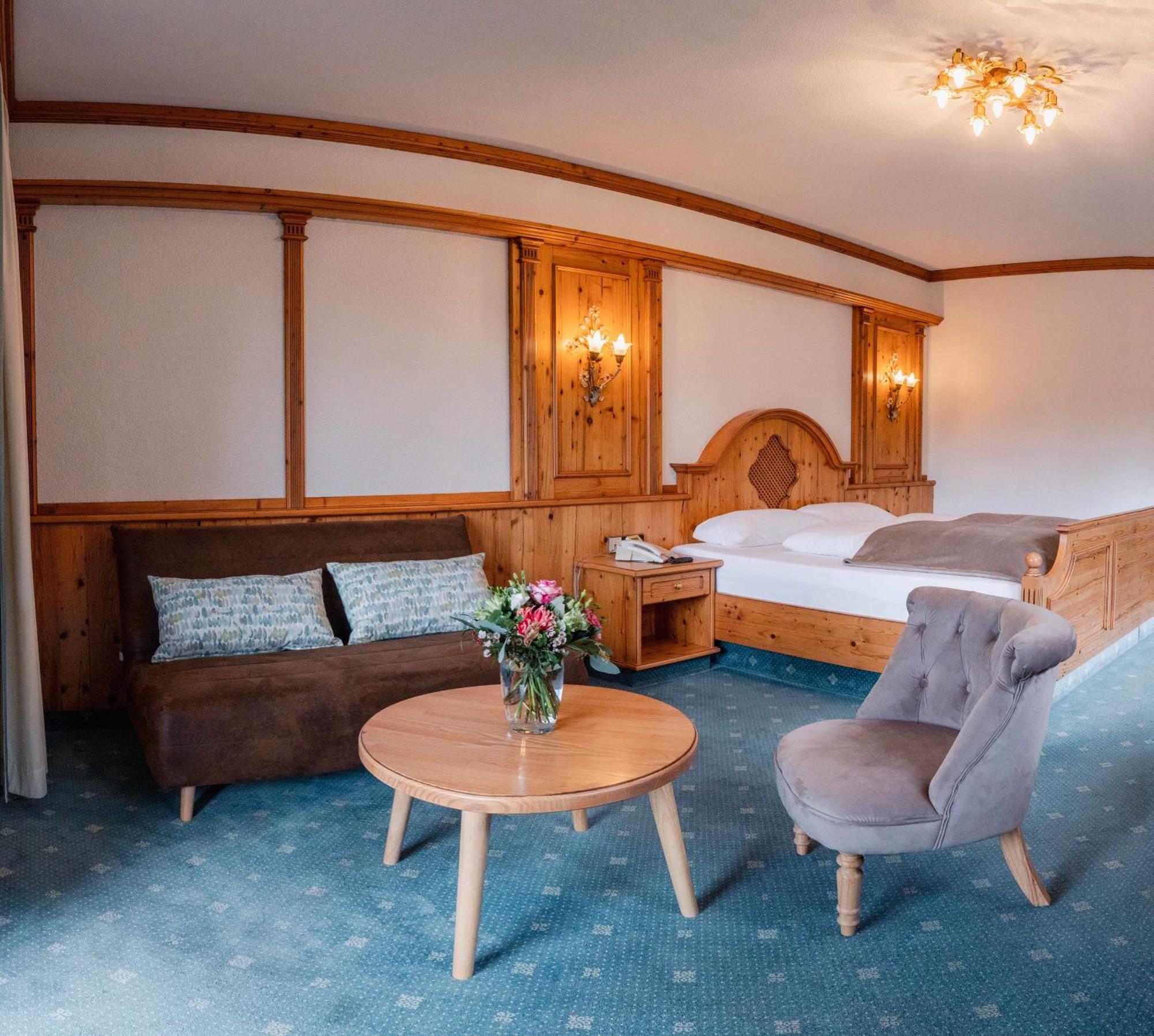 Hotel-Restaurant Kreuzberghof Tagungs- Und Veranstaltungshotel Tiefenbach  Kültér fotó