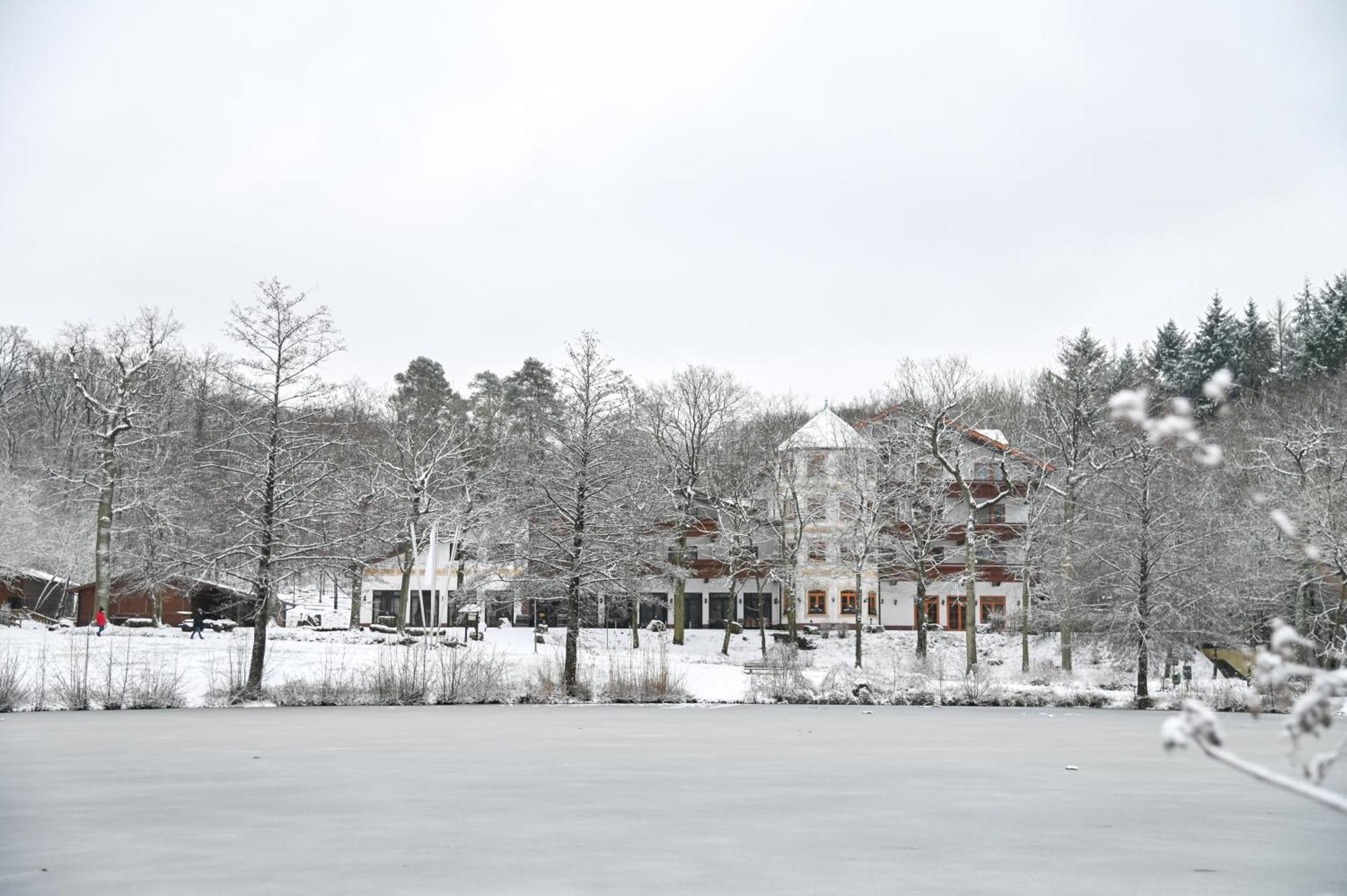 Hotel-Restaurant Kreuzberghof Tagungs- Und Veranstaltungshotel Tiefenbach  Kültér fotó